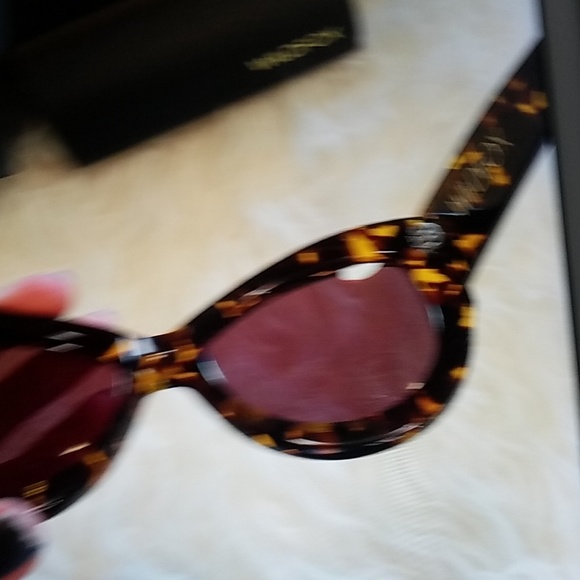 SSS❌❌❌❌SOLD Wildfox Kitten tortoise sunnies ! - Picture 4 of 6